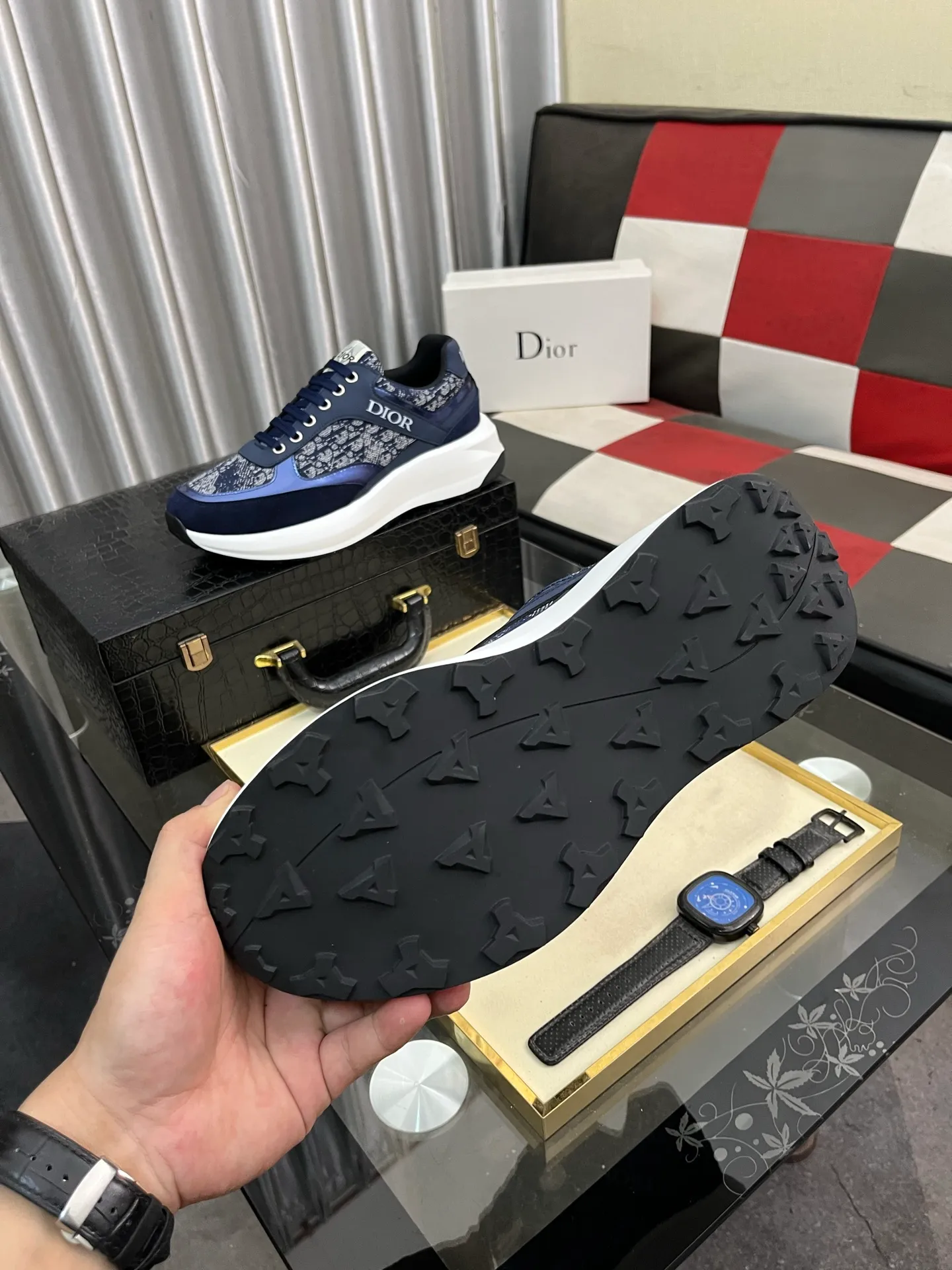 Men's men's shoes💰440⌚️⌚️[Dior] 25ss new product B01 moral training shoes. The toe dimensions of the couple's style are a bit wider. The upper foot comfort is perfect. The threads are beautiful. Perfectly suitable for trousers. Decorated with various classic details. Ideal for daily looks. Can be matched with various casual items to create exquisite looks. Fabric: top layer cowhide/lining sheepskin TPU original outsole Code number: 38-444️⃣Colors available